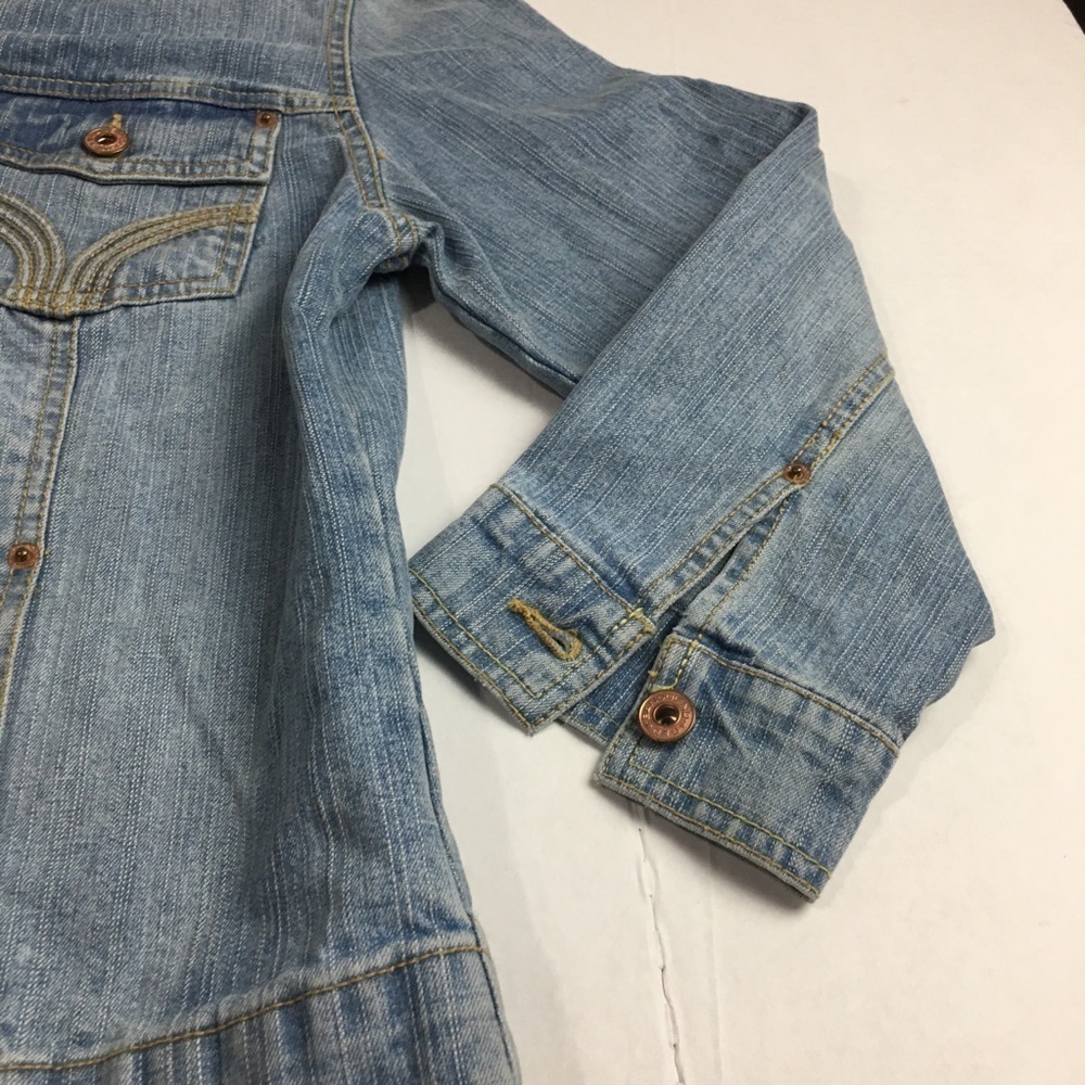Sunfaded Denim Jacket | Relaxed Cropped Fit · Western Stitch · Butter Soft - Picture 6 of 13
